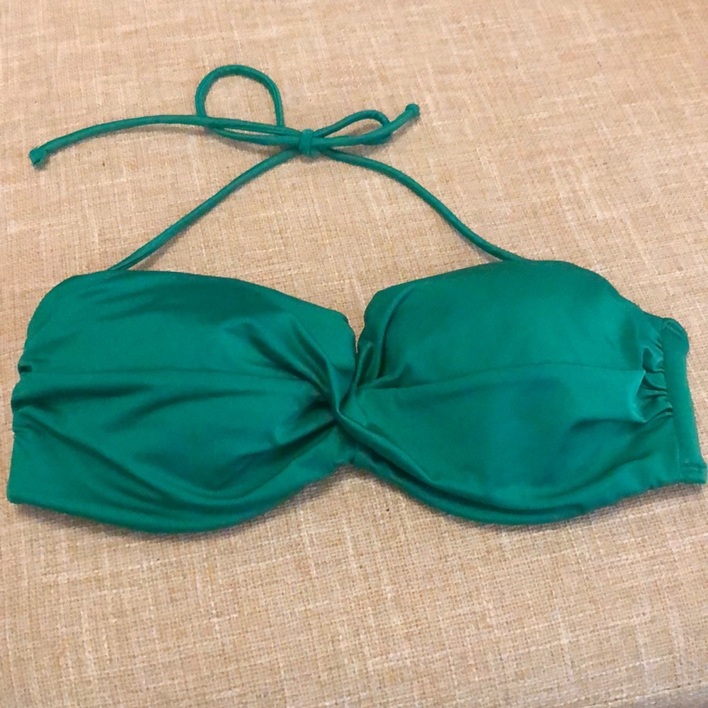 Victoria’s Secret bikini - Picture 2 of 5